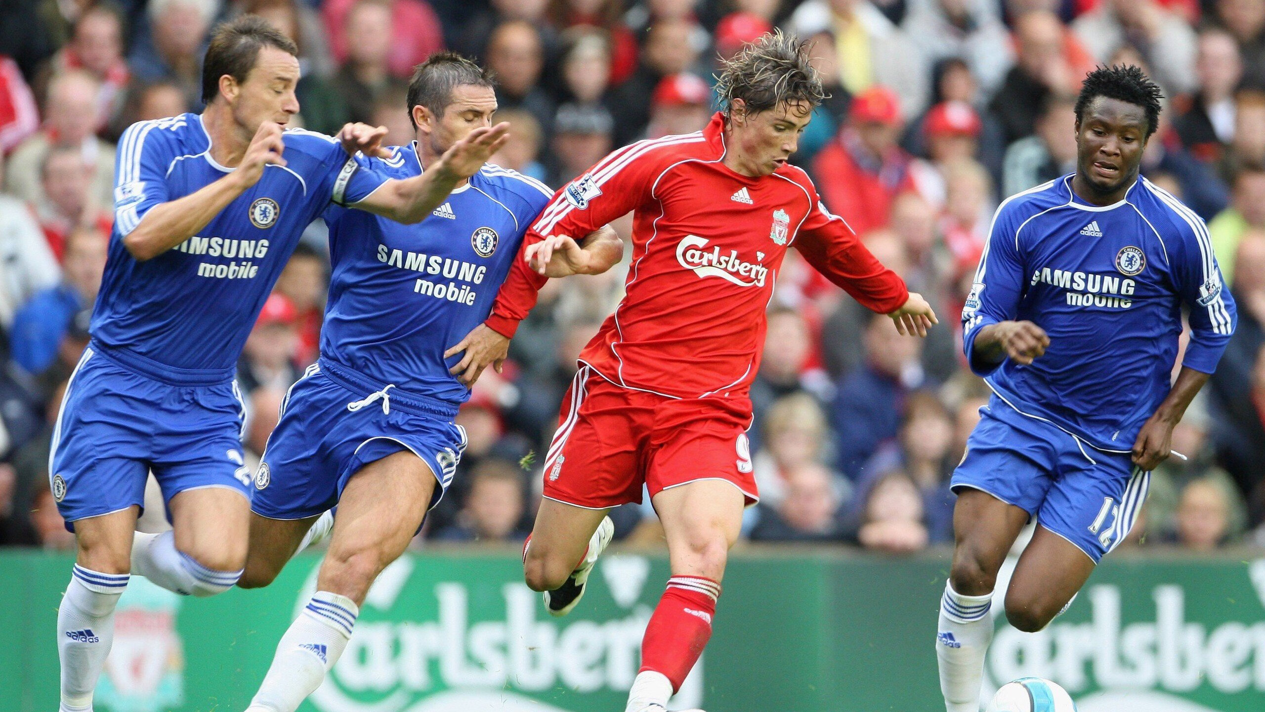 “亚戈·卡尔曼的精彩表现,助阿根廷美洲狮队成为橄榄球新生代的代表”